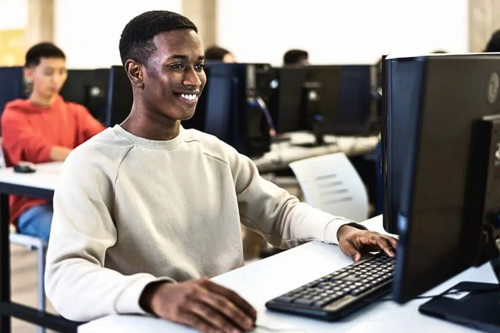 african-teeenagers-in-a-computer-hub-1200x800-jpg